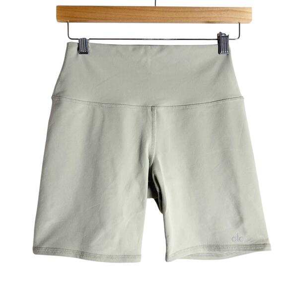 Alo Yoga Airbrush 5” Sage Green High Waist Biker Athletic Workout Shorts S - Picture 4 of 9